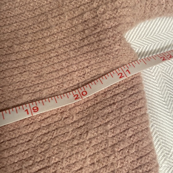 Cropped Sweater - Picture 3 of 7